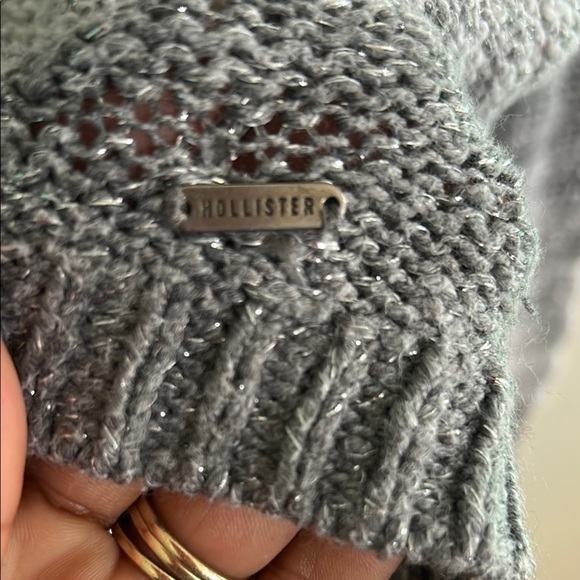 Hollister Gray V-Neck Sweater with Gradient Knit - Picture 4 of 6